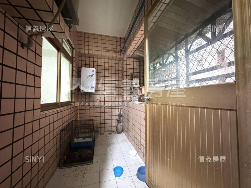 中國江山電梯三房房屋室內格局與周邊環境