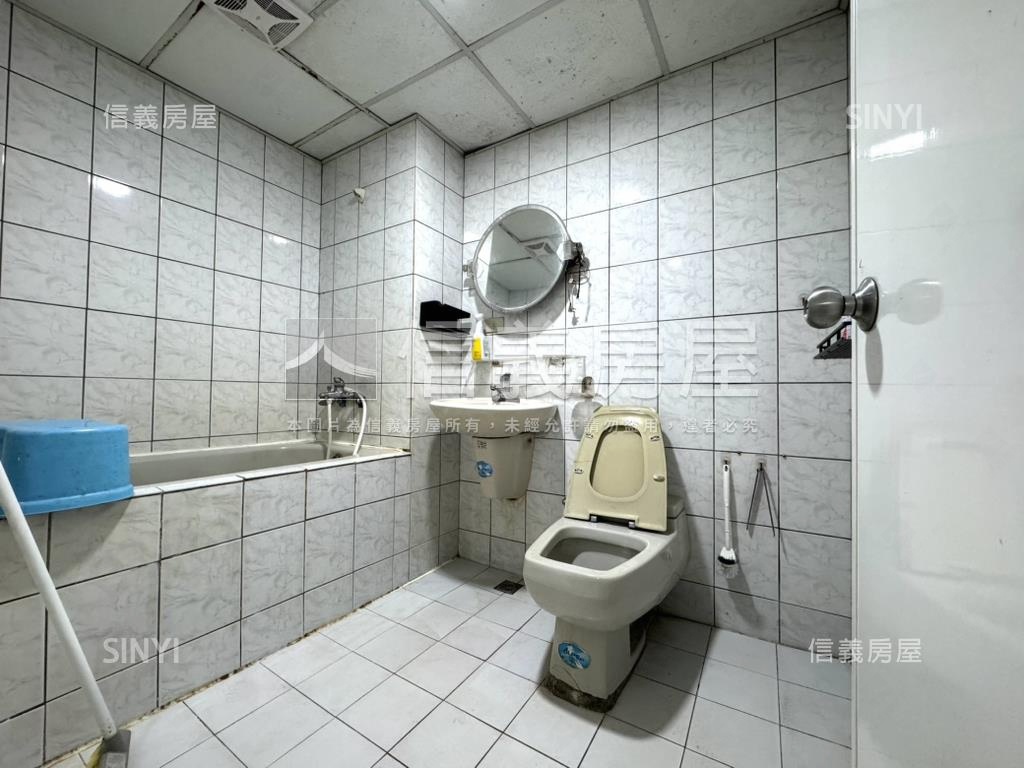 中國江山電梯三房房屋室內格局與周邊環境