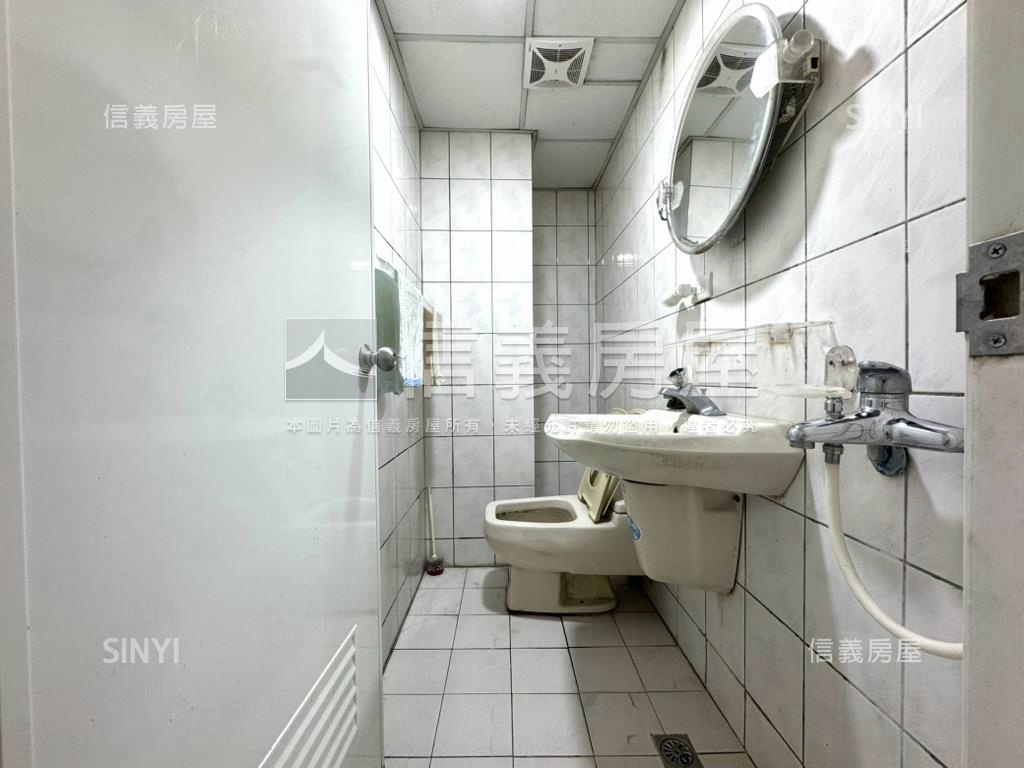 中國江山電梯三房房屋室內格局與周邊環境