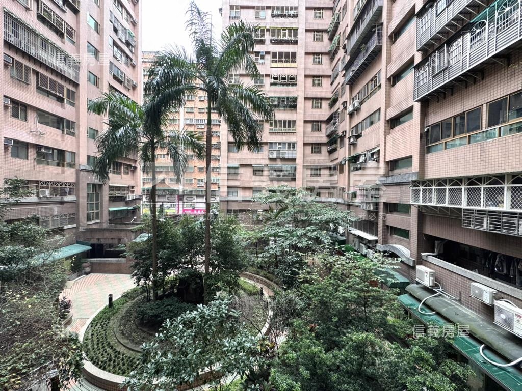 中國江山電梯三房房屋室內格局與周邊環境