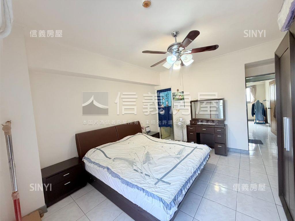 近捷運平面車位採光三房房屋室內格局與周邊環境