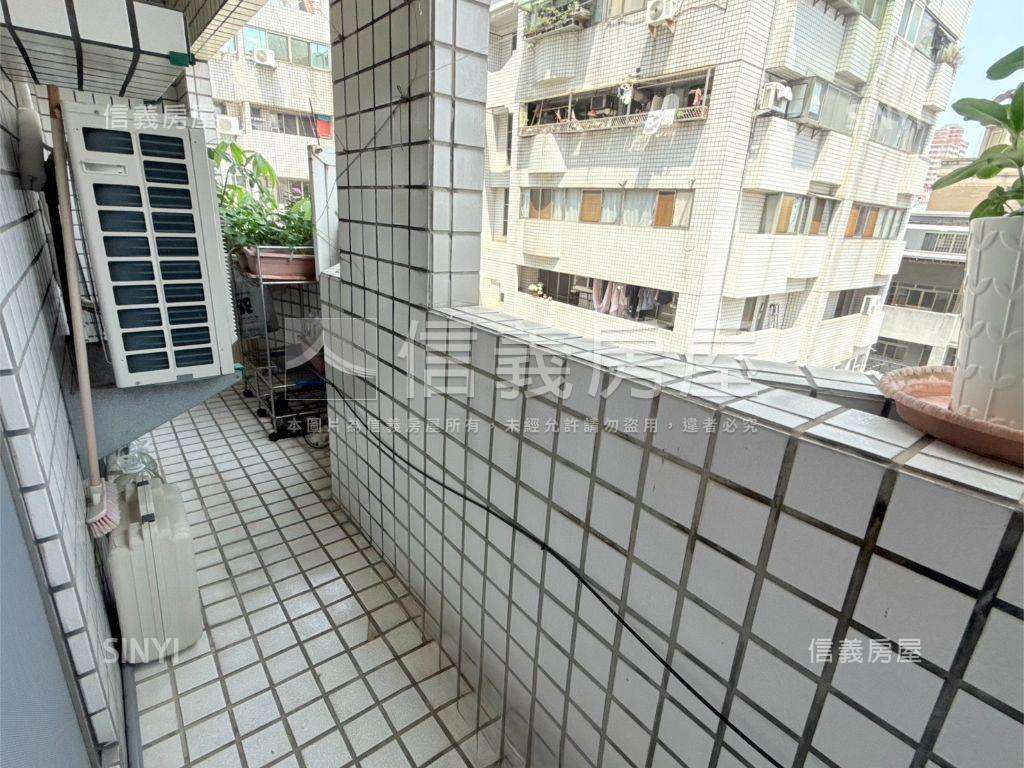 近捷運平面車位採光三房房屋室內格局與周邊環境