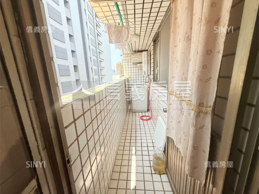 近捷運平面車位採光三房房屋室內格局與周邊環境