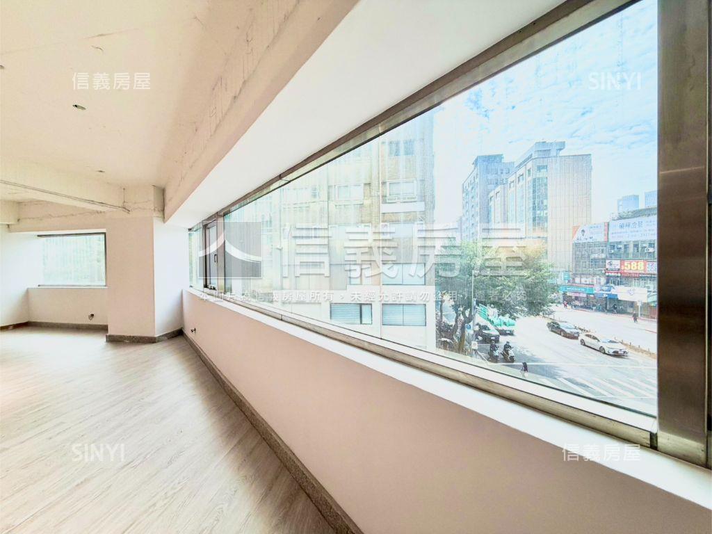 專任世貿帷幕角間商辦房屋室內格局與周邊環境