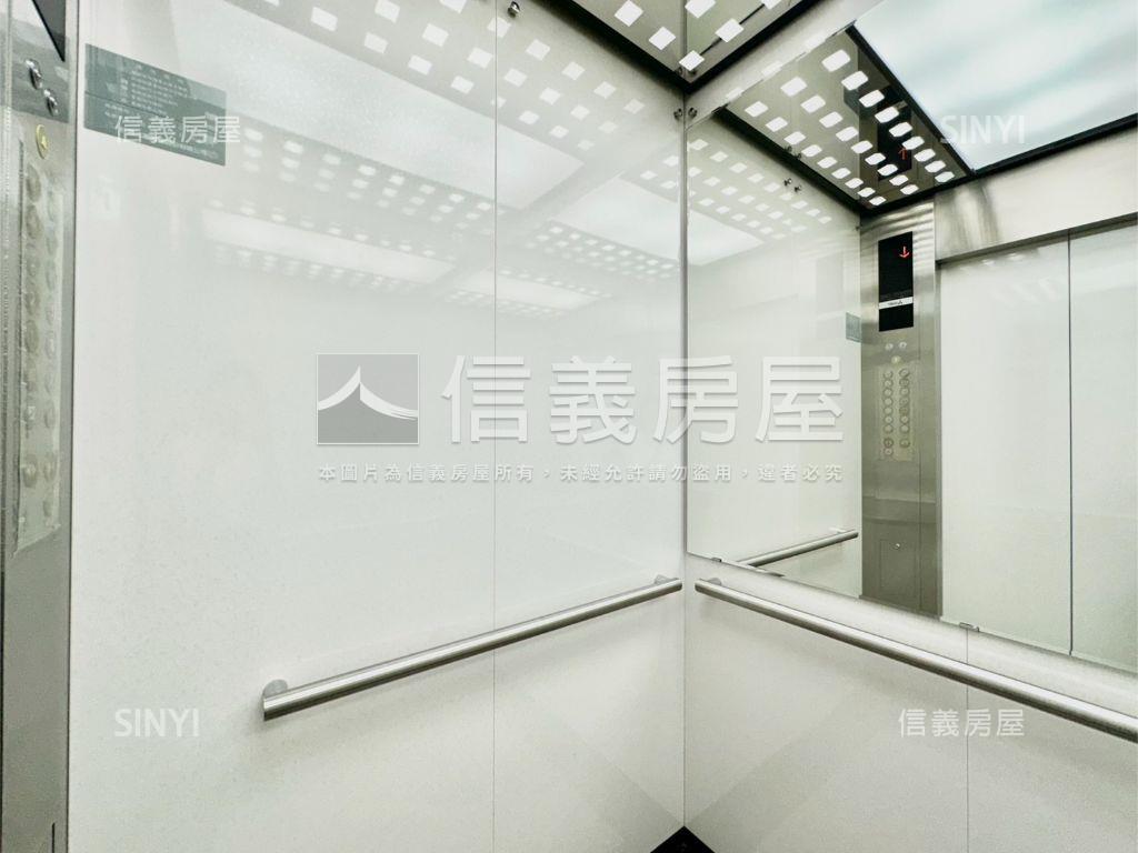 專任世貿帷幕角間商辦房屋室內格局與周邊環境