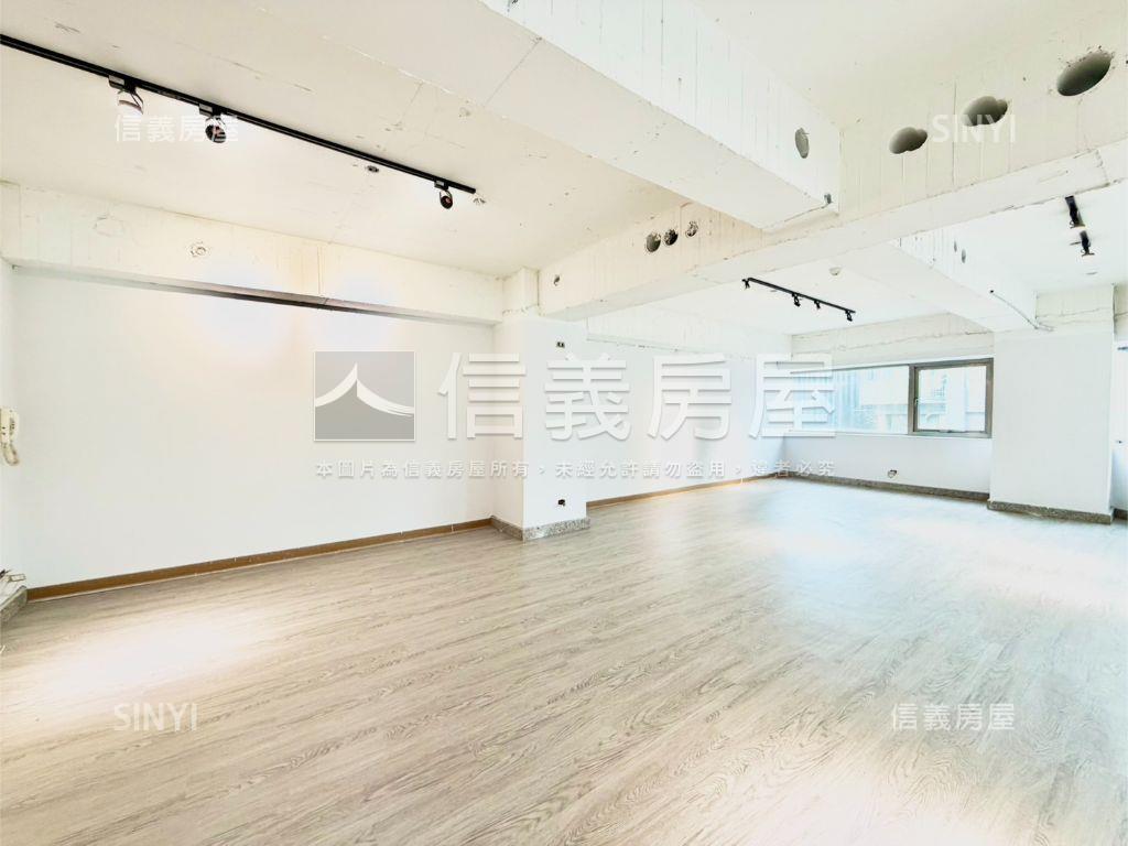 專任世貿帷幕角間商辦房屋室內格局與周邊環境