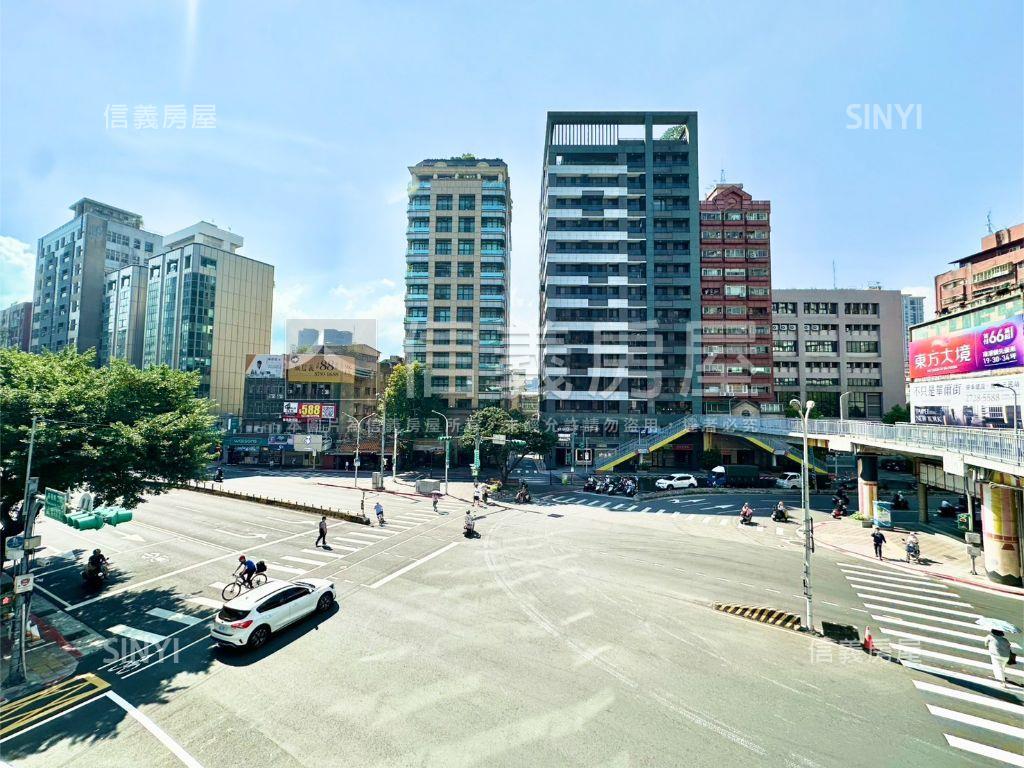 專任世貿帷幕角間商辦房屋室內格局與周邊環境