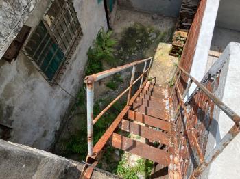 中西區靜巷平房土地