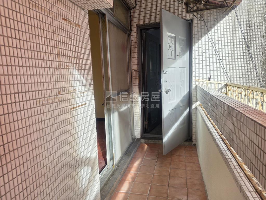 區公所採光明亮三樓美屋房屋室內格局與周邊環境