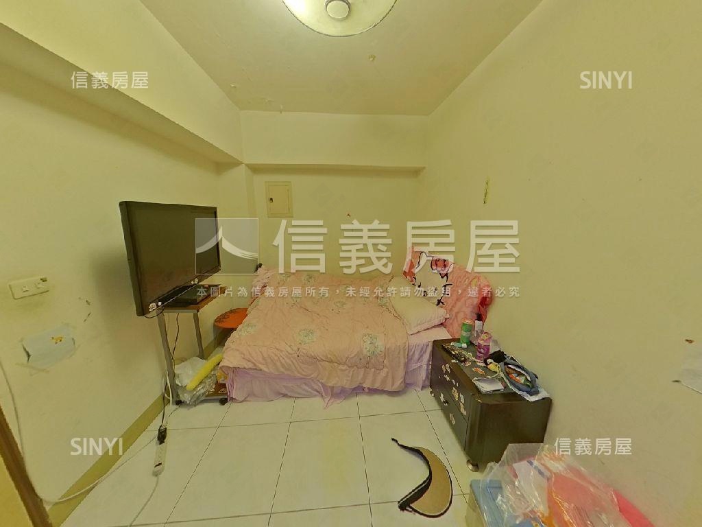 挑高六米玫瑰人生房屋室內格局與周邊環境
