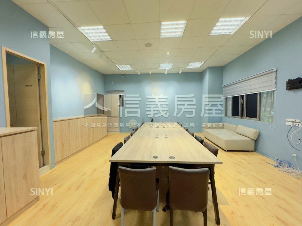 面寬挑高維瓦第黃金住店房屋室內格局與周邊環境