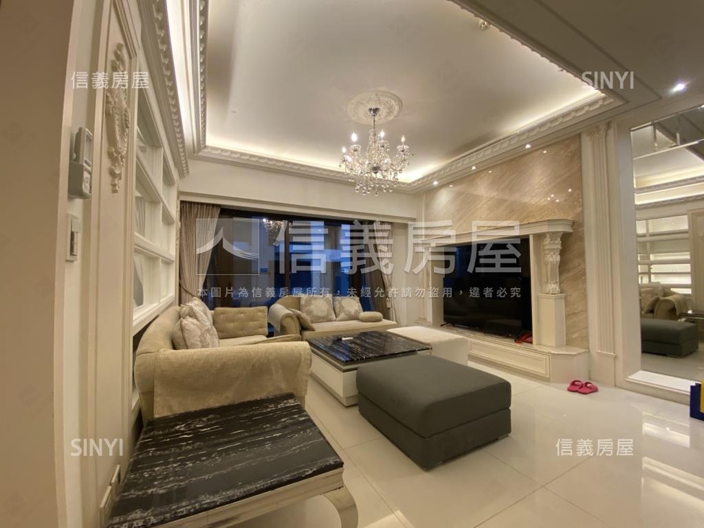 副都心新富邑高樓坡平車位房屋室內格局與周邊環境