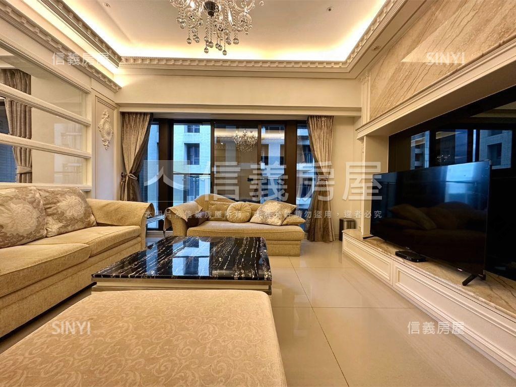 副都心新富邑高樓坡平車位房屋室內格局與周邊環境