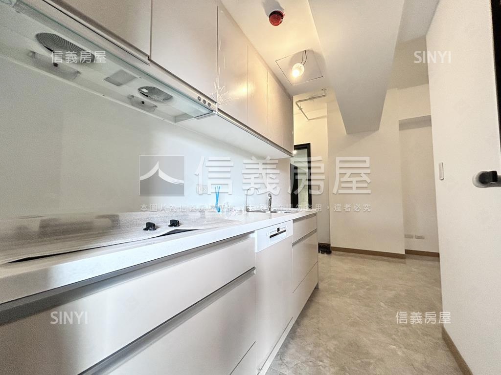 敦北小巨蛋後棟安靜二房房屋室內格局與周邊環境
