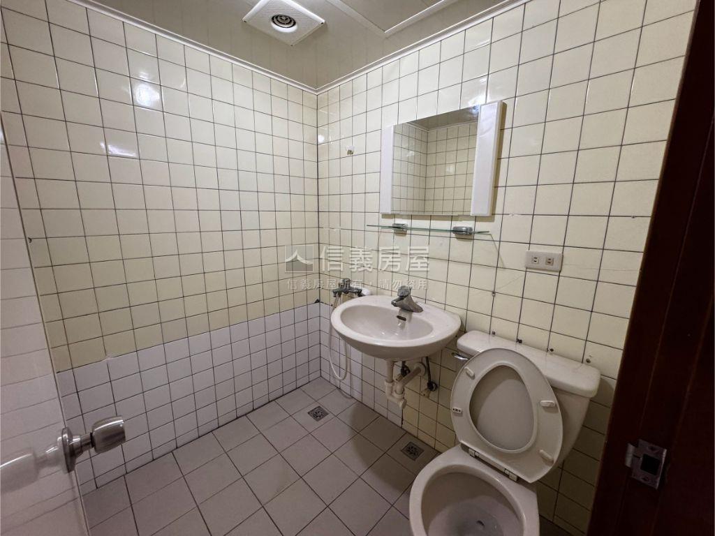 中國醫旁美德街二樓美寓房屋室內格局與周邊環境