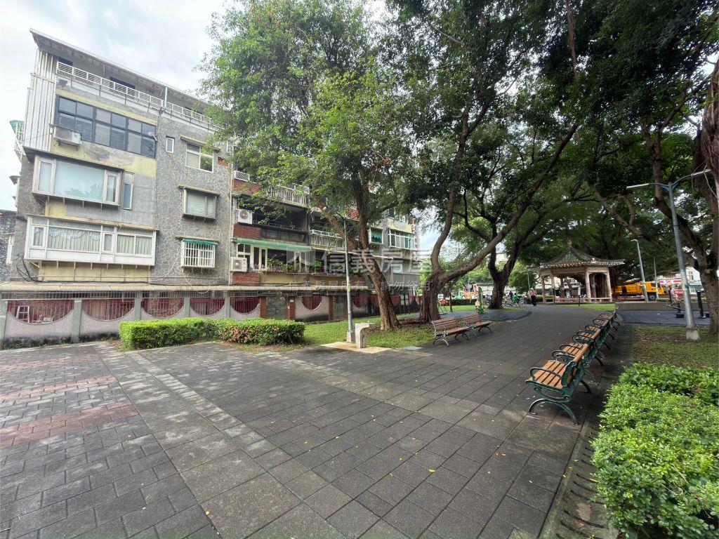 綠意盎然公園一樓房屋室內格局與周邊環境