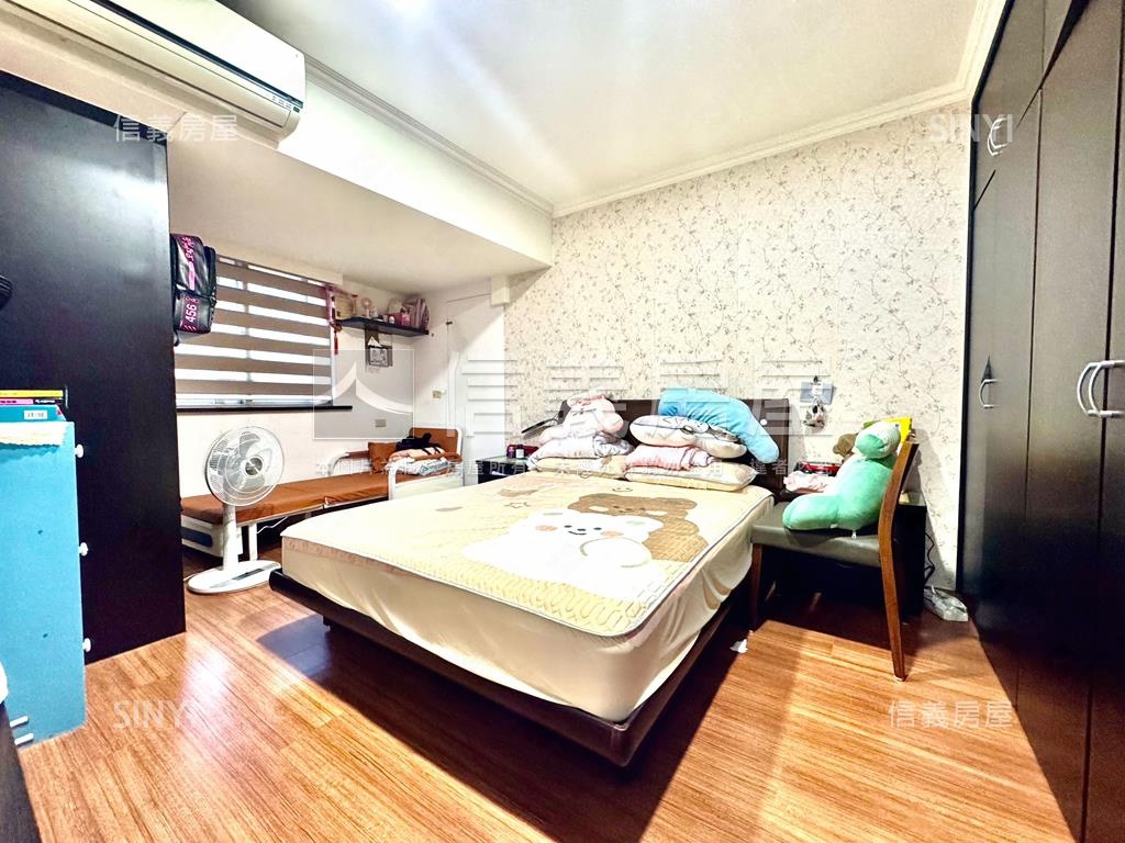 電梯更新邊間三房兩衛房屋室內格局與周邊環境