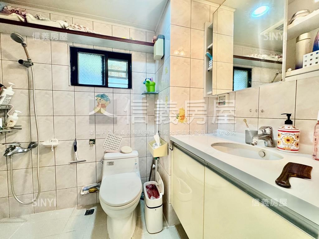 電梯更新邊間三房兩衛房屋室內格局與周邊環境