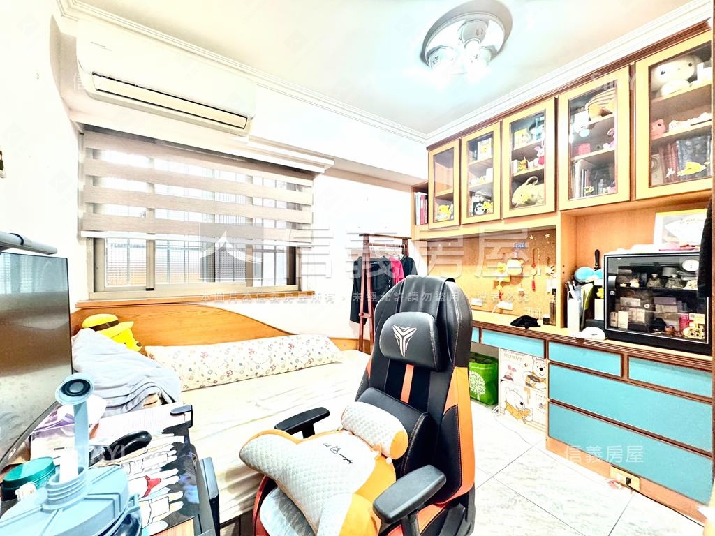 電梯更新邊間三房兩衛房屋室內格局與周邊環境