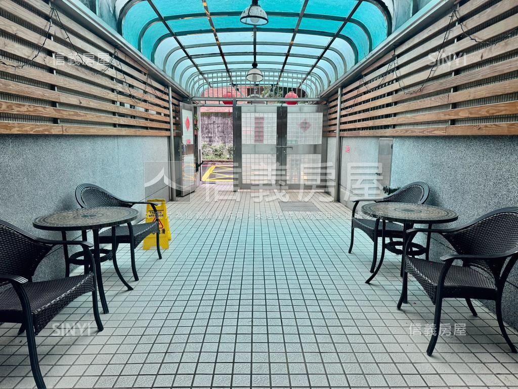 電梯更新邊間三房兩衛房屋室內格局與周邊環境