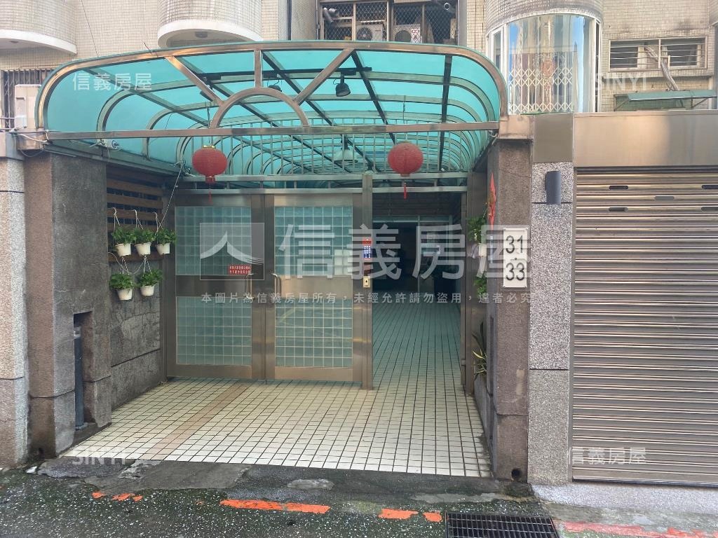 電梯更新邊間三房兩衛房屋室內格局與周邊環境