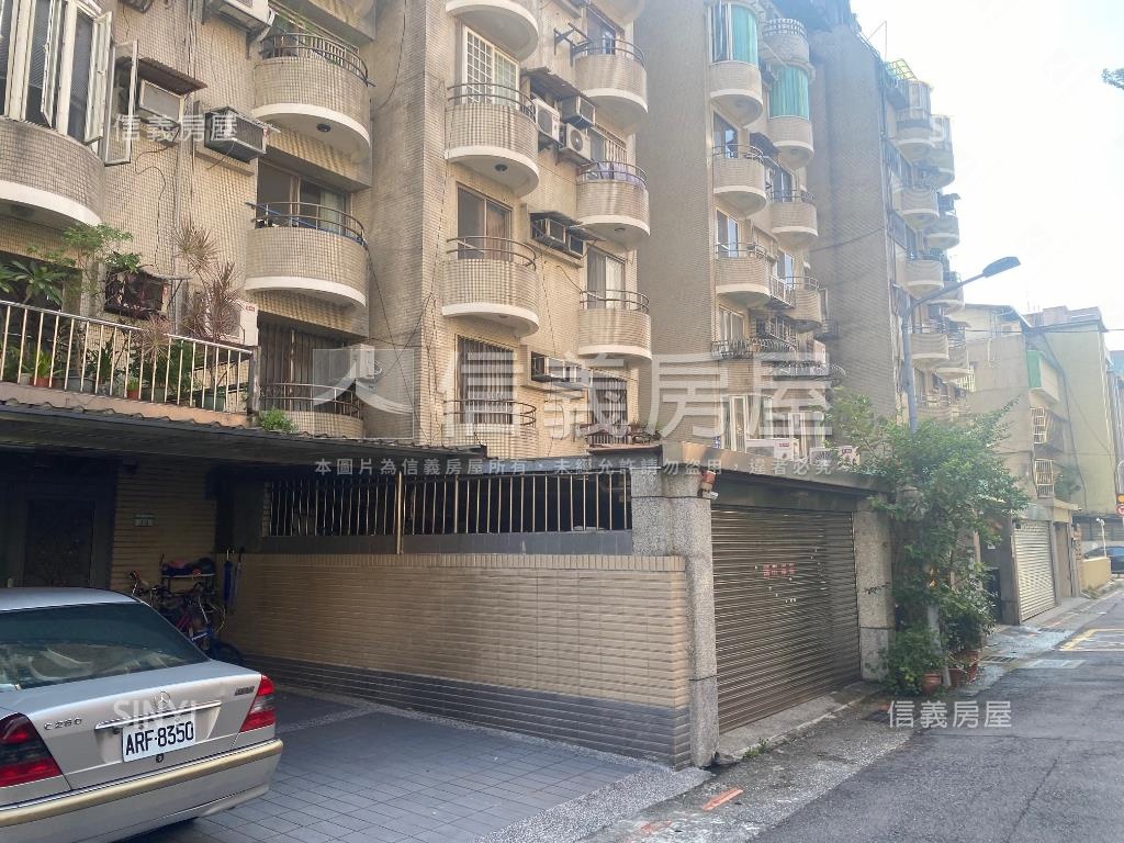 電梯更新邊間三房兩衛房屋室內格局與周邊環境