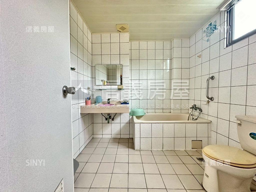 桐林國小旁前後臨路別墅房屋室內格局與周邊環境