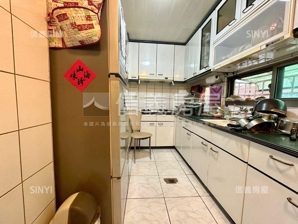 桐林國小旁前後臨路別墅房屋室內格局與周邊環境