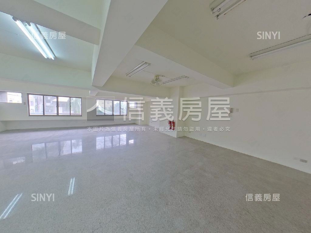 東區大面寬霸氣金店面房屋室內格局與周邊環境