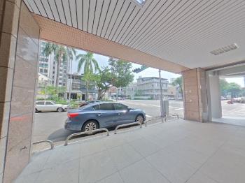 東區大面寬霸氣金店面