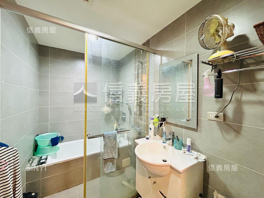 稀有築城經典舒適大空間房屋室內格局與周邊環境