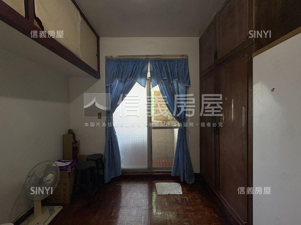 近捷運邊間五層巷弄時光房屋室內格局與周邊環境