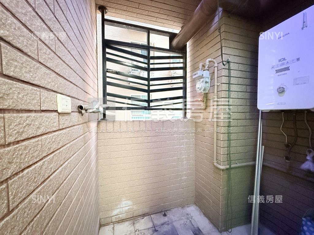 美術館低總價稀有兩房宅房屋室內格局與周邊環境