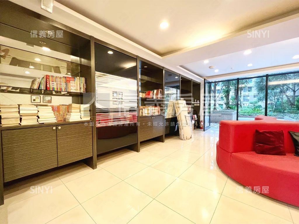 美術館低總價稀有兩房宅房屋室內格局與周邊環境