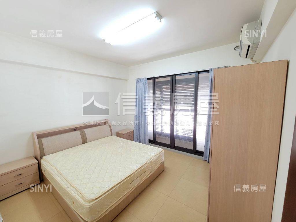 近高鐵挑高採光透店雙車位房屋室內格局與周邊環境