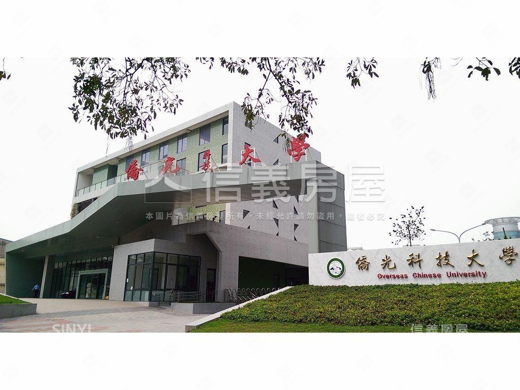 屋主惜售西屯大面寬角店房屋室內格局與周邊環境
