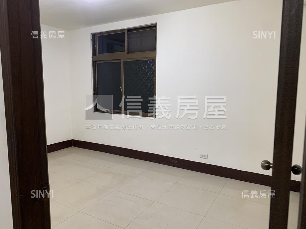 新莊國小公寓２樓房屋室內格局與周邊環境