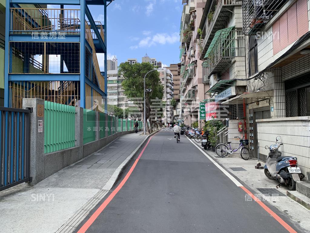 新莊國小公寓２樓房屋室內格局與周邊環境