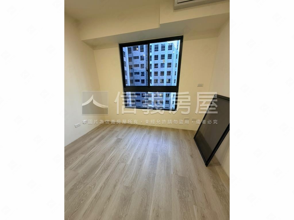 １２淳３房平車附裝潢傢俱房屋室內格局與周邊環境