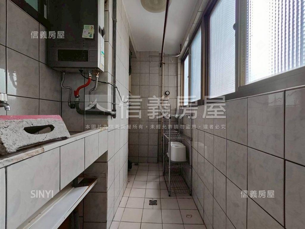 百年好合１７樓附坡平車位房屋室內格局與周邊環境