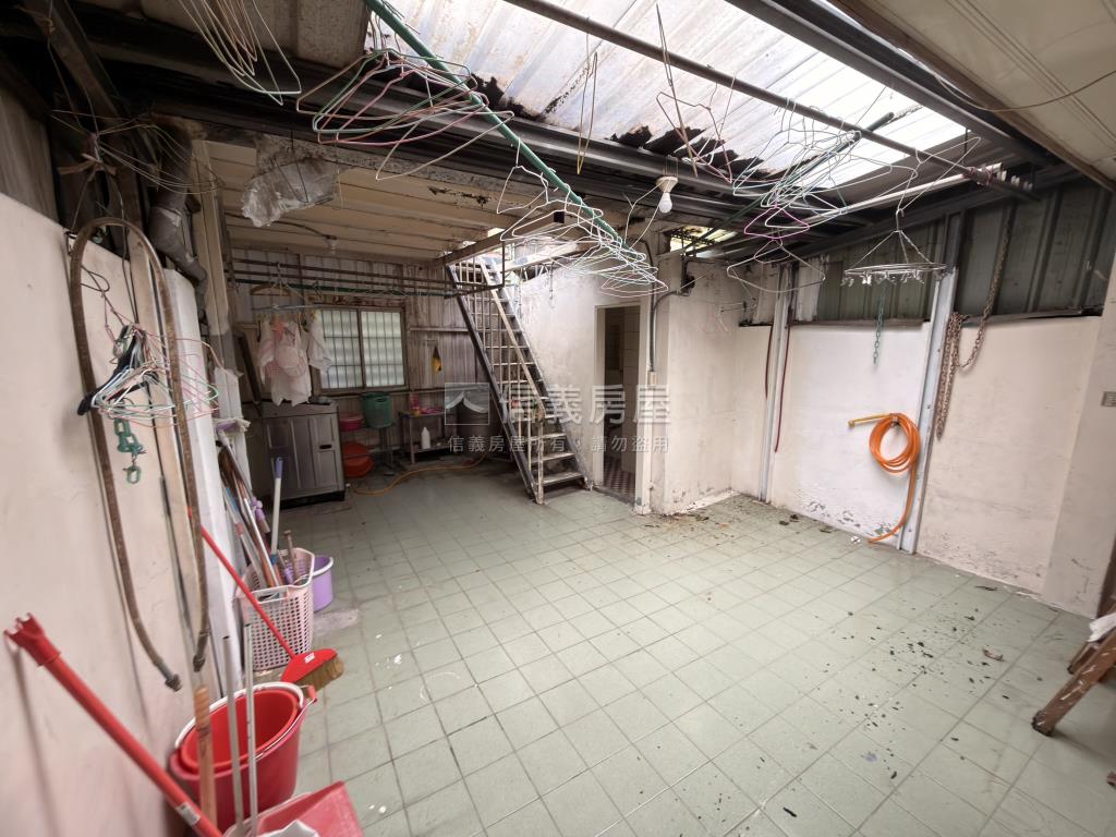 正馬路邊黃金透天房屋室內格局與周邊環境