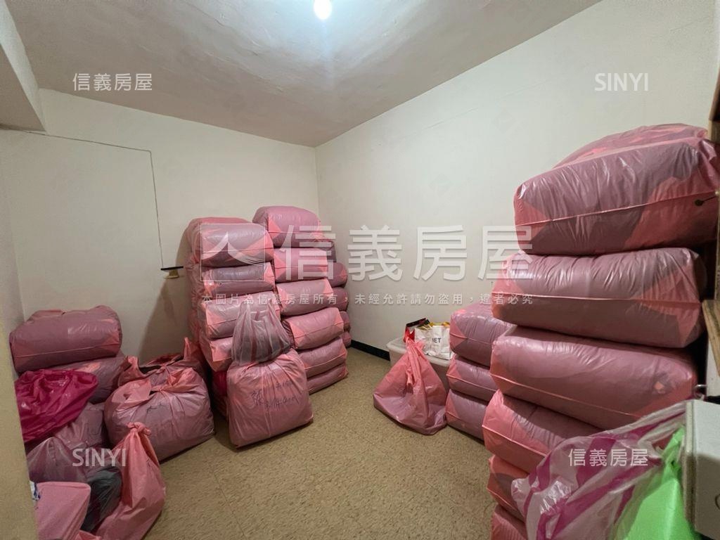 近市場龍興美二樓房屋室內格局與周邊環境