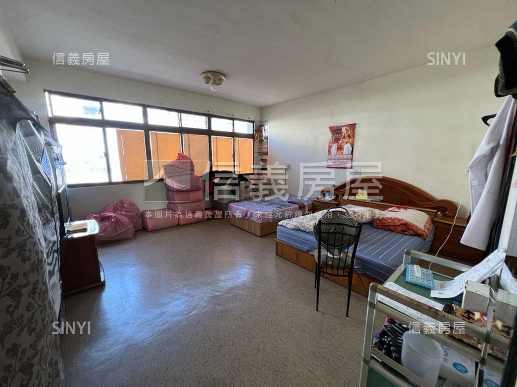 近市場龍興美二樓房屋室內格局與周邊環境