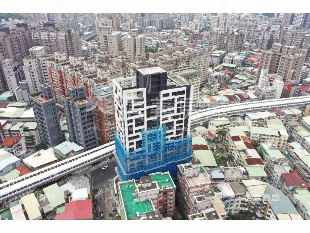 咊暘景安捷運全新兩房車位房屋室內格局與周邊環境