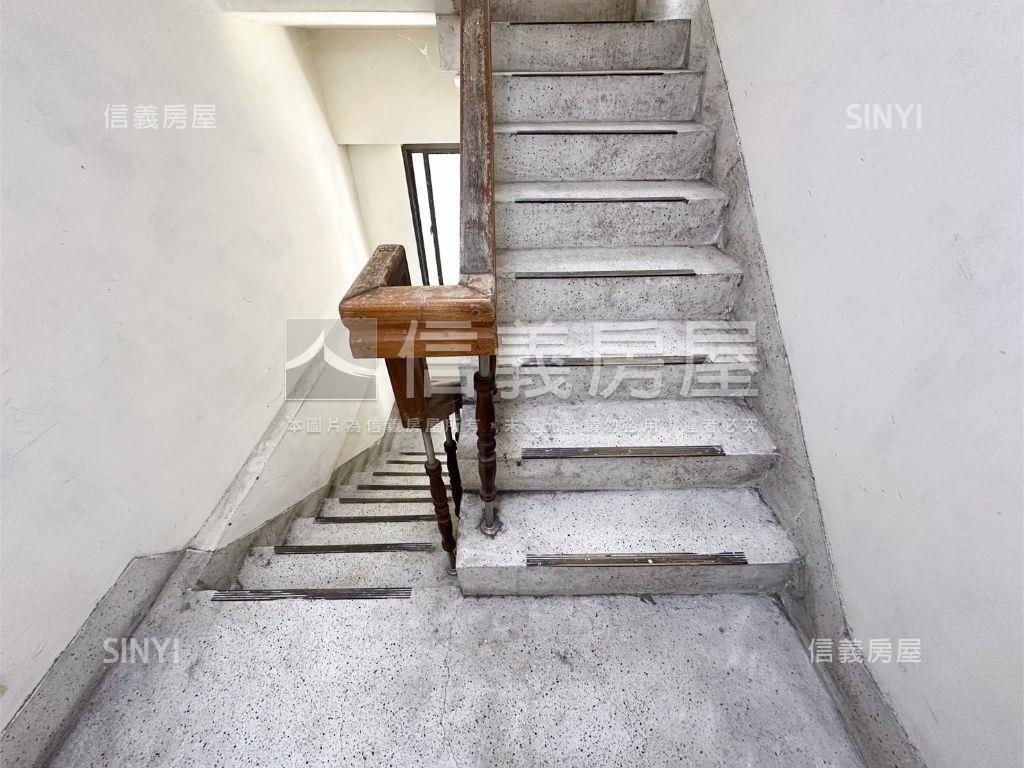 ３樓公寓。獨洗獨曬４套房房屋室內格局與周邊環境