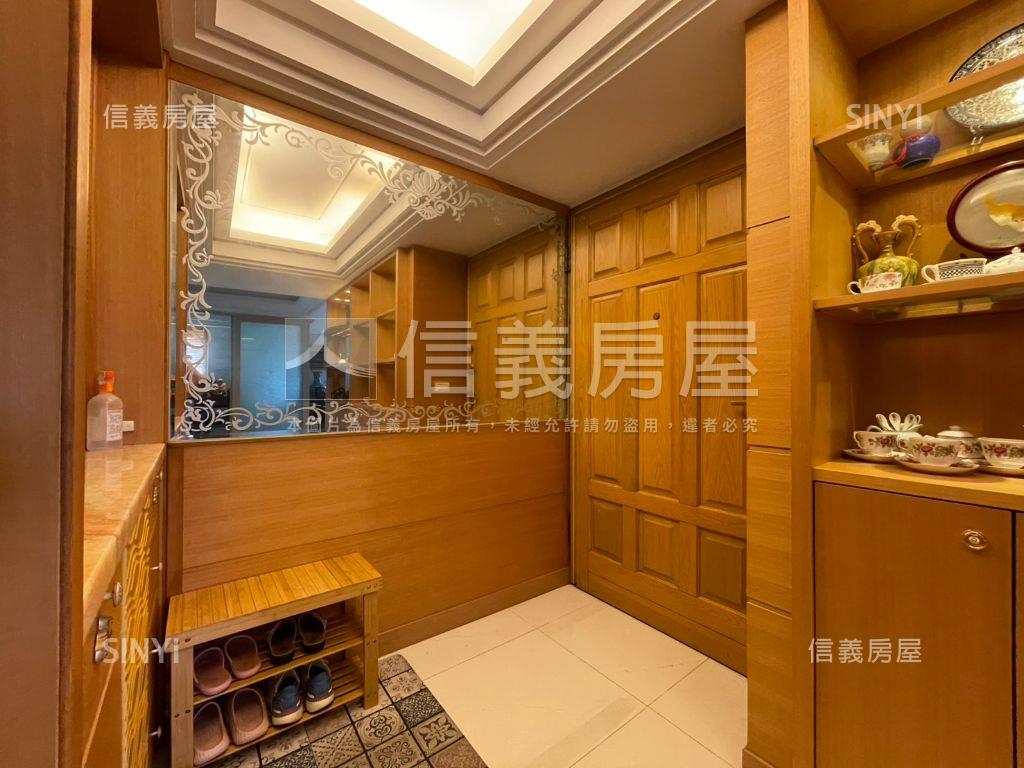 翡翠獨戶四面採光雙車美邸房屋室內格局與周邊環境