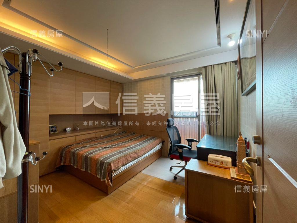 翡翠獨戶四面採光雙車美邸房屋室內格局與周邊環境