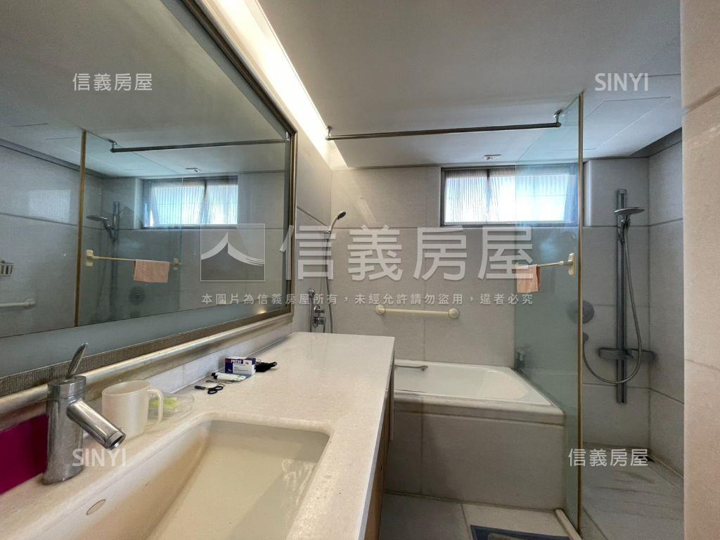 翡翠獨戶四面採光雙車美邸房屋室內格局與周邊環境