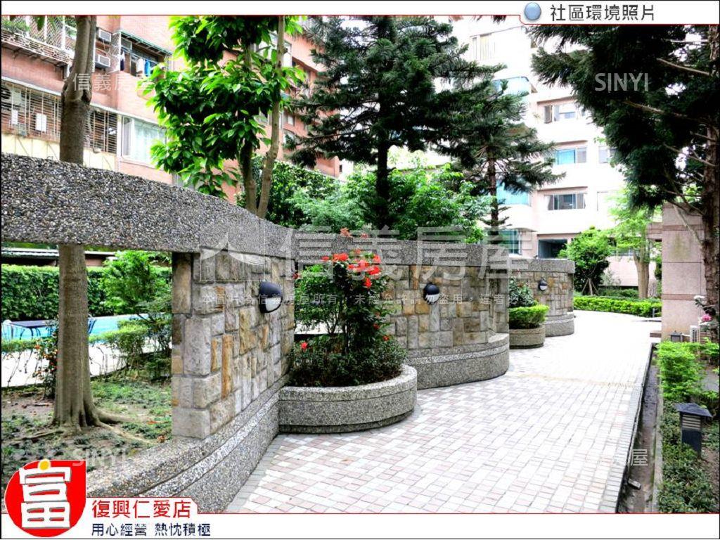 翡翠獨戶四面採光雙車美邸房屋室內格局與周邊環境