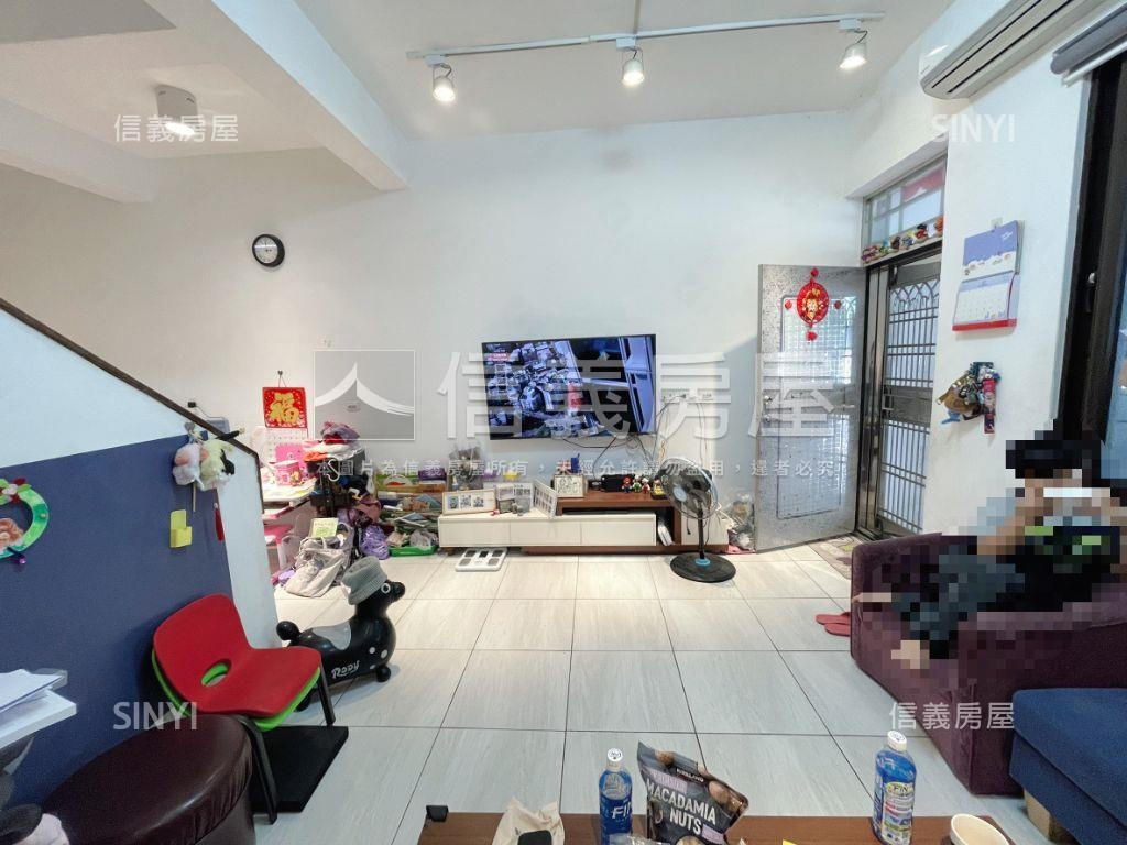 北屯．敦化公園旁前院透天房屋室內格局與周邊環境